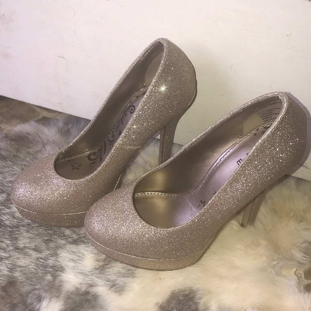 Gold glitter stiletto pumps